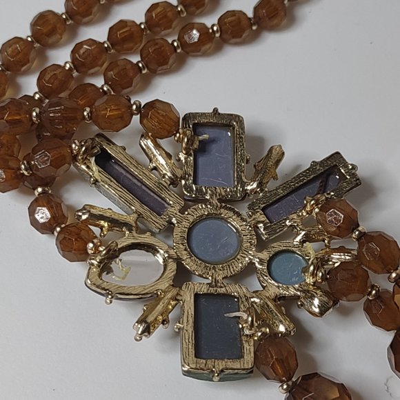 Pretty Asymmetrical Plastic Bead Layered Necklace 20 Inches Long - Picture 13 of 16